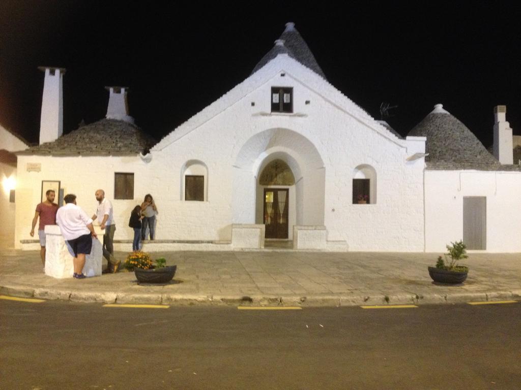 Casa Delle Rondini Bed & Breakfast Alberobello Dış mekan fotoğraf